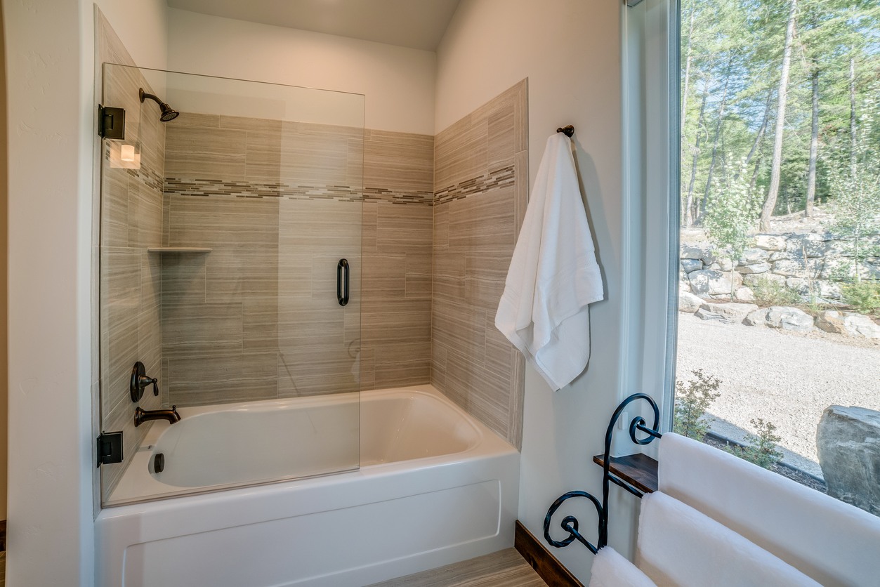 Shower & Tub Installation in Ironwood